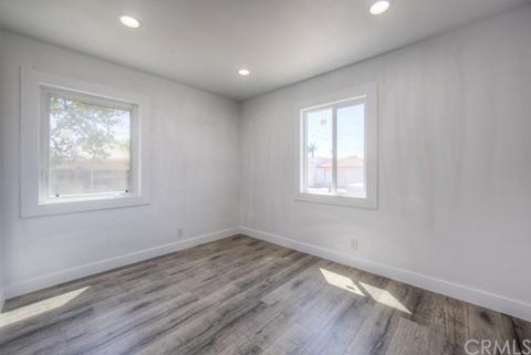 910 N Oleander Ave, Compton, CA 90220 photo 2