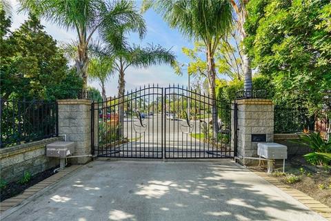 4119 E Rolling Green Ln, Orange, CA 92867 photo 12