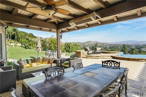 4119 E Rolling Green Ln, Orange, CA 92867 photo 2