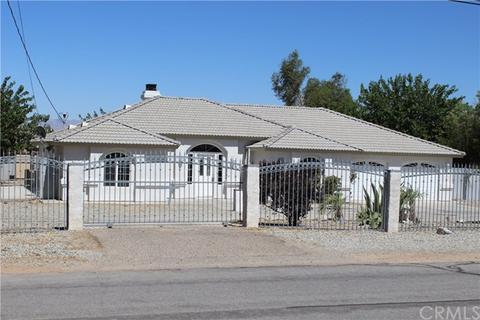 7823 Oakwood Ave, Hesperia, CA 92345 photo 2