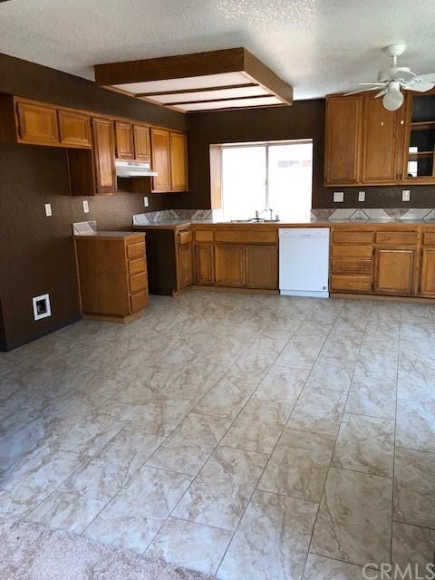 1526 Remembrance Dr, Perris, CA 92571 photo 5