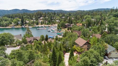 858 Ridge Rd, Lake Arrowhead, CA 92352 photo 1