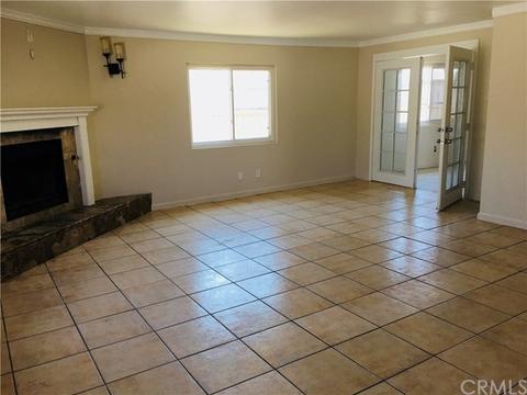 1049 S Clifford Ave, Rialto, CA 92376 photo 4