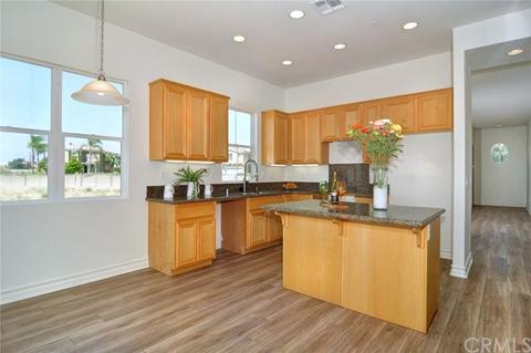 1011 Kiwi Grv, Riverside, CA 92501 photo 5