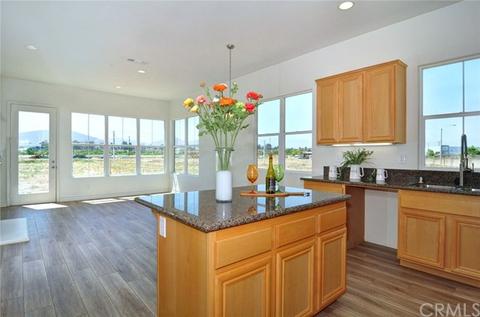 1011 Kiwi Grv, Riverside, CA 92501 photo 4