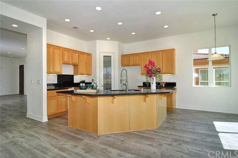 1025 Kiwi Grv, Riverside, CA 92501 photo 5