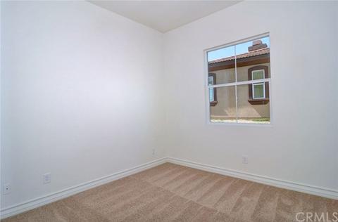 1025 Kiwi Grv, Riverside, CA 92501 photo 21
