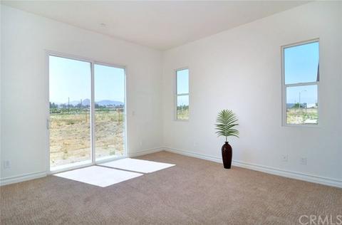 1025 Kiwi Grv, Riverside, CA 92501 photo 14