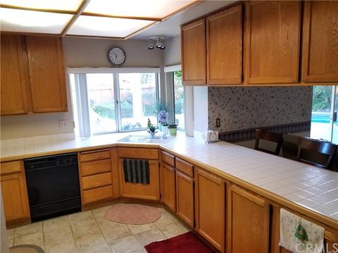 2428 Koa Dr, Rialto, CA 92377 photo 4
