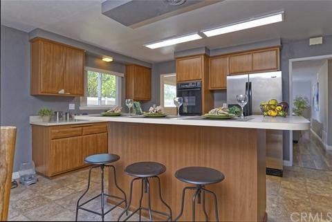 332 Buttonwood Dr, Brea, CA 92821 photo 4