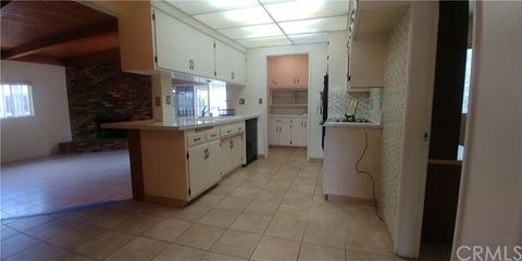 6281 Johnson Ave, Long Beach, CA 90805 photo 4