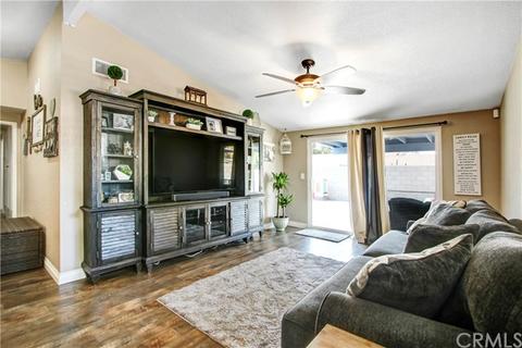 8843 Mentone Pl, Riverside, CA 92503 photo 4