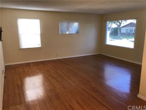180 W Scott St, Long Beach, CA 90805 photo 3