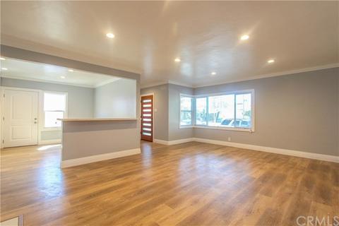 2476 Pine Ave, Long Beach, CA 90806 photo 1