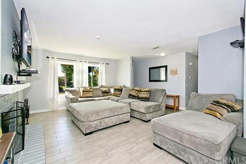 252 E Scott St, Rialto, CA 92376 photo 3