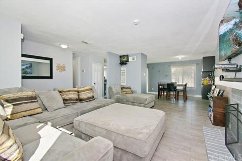 252 E Scott St, Rialto, CA 92376 photo 4