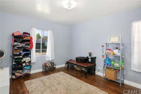 2032 Baltic Ave, Long Beach, CA 90810 photo 16