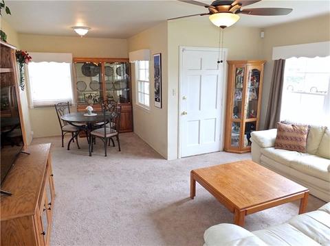 2772 Eucalyptus Ave, Long Beach, CA 90806 photo 2