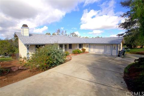 3805 Monserate Ter, Fallbrook, CA 92028 photo 2