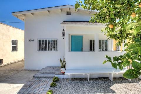 13704 S Willowbrook Ave, Compton, CA 90222 photo 1