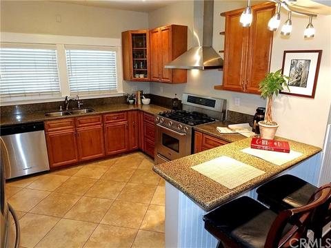 589 Walnut Ave, Long Beach, CA 90802 photo 3