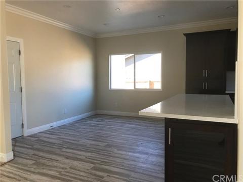 322 E Walnut Ave, Rialto, CA 92376 photo 3