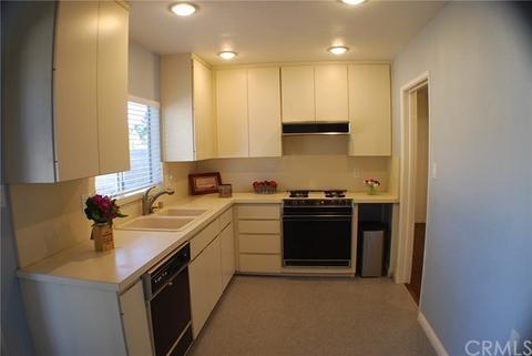 8024 Matilija Ave, Panorama City, CA 91402 photo 9
