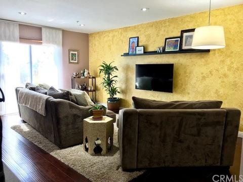 372 E Ashtabula St #205, Pasadena, CA 91104 photo 2