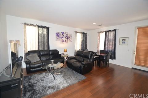 17552 Nutwood Dr, Carson, CA 90746 photo 2