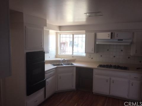 21017 Catskill Ave, Carson, CA 90745 photo 4