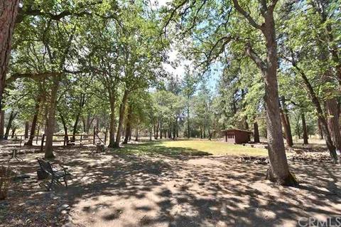 5133 Easy St, Yreka, CA 96097 photo 2
