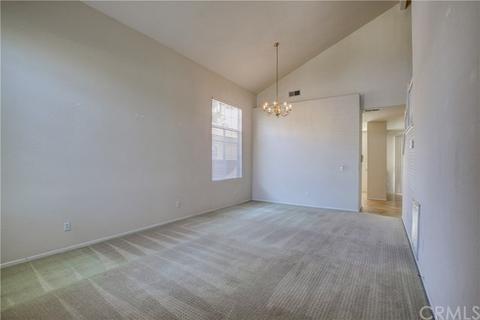31005 Iron Cir, Temecula, CA 92591 photo 4