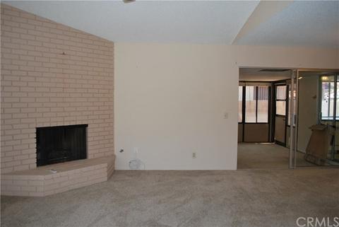 1810 Flame Tree Way, Hemet, CA 92545 photo 2