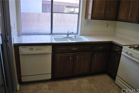 1810 Flame Tree Way, Hemet, CA 92545 photo 8