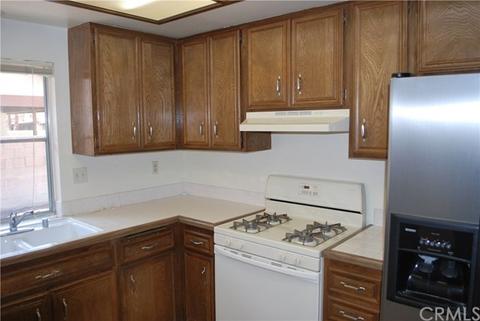 1810 Flame Tree Way, Hemet, CA 92545 photo 3