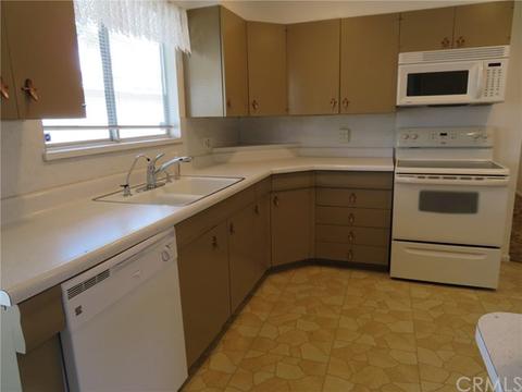 661 Whitney Dr, Hemet, CA 92543 photo 4