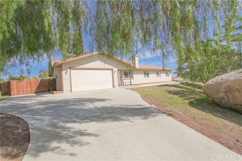 1104 Navajo Rd, Perris, CA 92570 photo 3