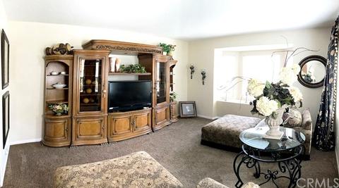 32125 Granite Dr, Temecula, CA 92592 photo 2