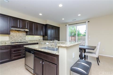 29561 Two Harbor Ln, Menifee, CA 92585 photo 4