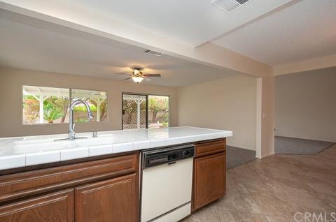 1870 Flame Tree Way, Hemet, CA 92545 photo 12