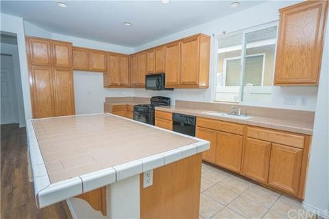 2895 Lake View Dr, Perris, CA 92571 photo 8