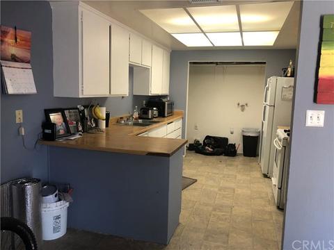 780 W Devonshire Ave, Hemet, CA 92543 photo 2