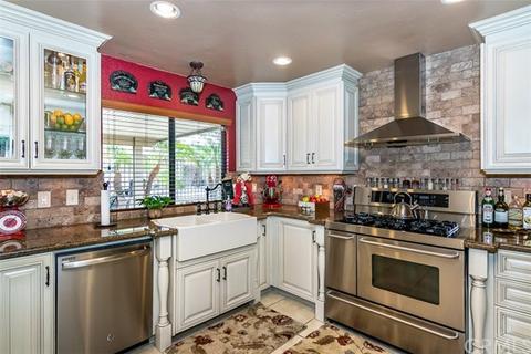 544 Swayzee Ct, Riverside, CA 92507 photo 2