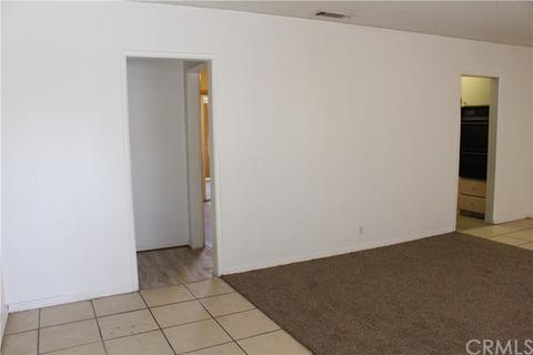 952 E Johnston Ave, Hemet, CA 92543 photo 8