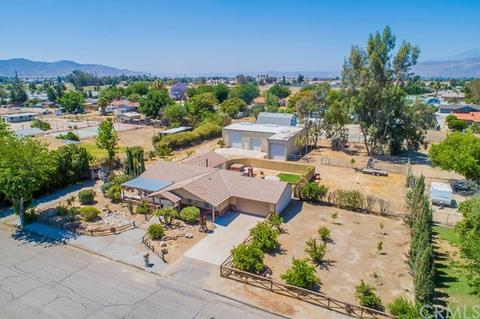 1532 Hackney St, Hemet, CA 92543 photo 1