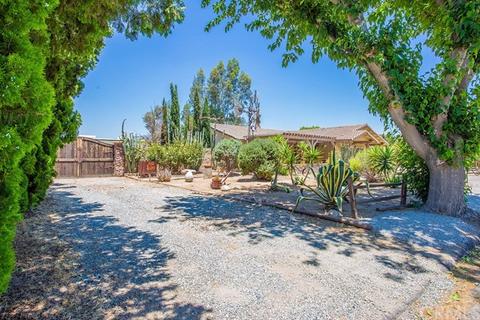 1532 Hackney St, Hemet, CA 92543 photo 3
