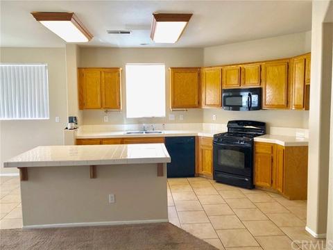 43774 Amazon St, Hemet, CA 92544 photo 2