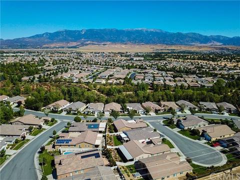 384 Mock Blf, Beaumont, CA 92223 photo 14