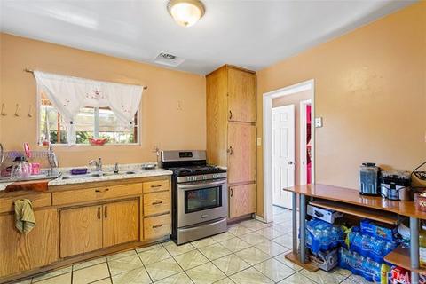 5751 Noble St, Riverside, CA 92503 photo 12