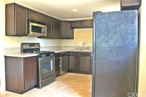 7709 Eucalyptus Dr, Highland, CA 92346 photo 3